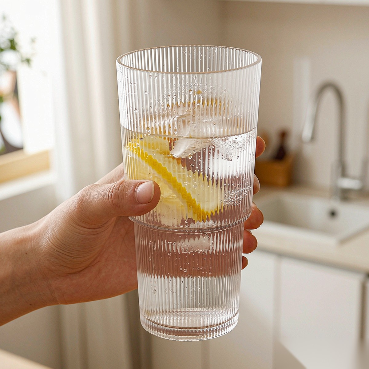 detail 01 by 8020a elsjoy acrylic bamboo ribbed tumbler cup 600ml trans std handheld iced drink scene