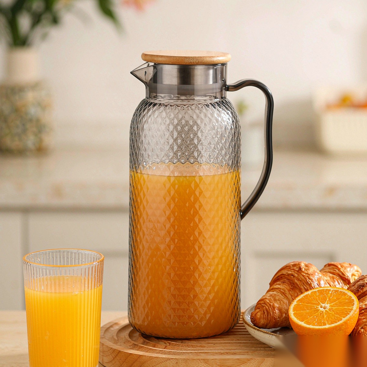 BY-9190A unbreakable PC full-handle water pitcher (gray) - serving chilled juice at breakfast