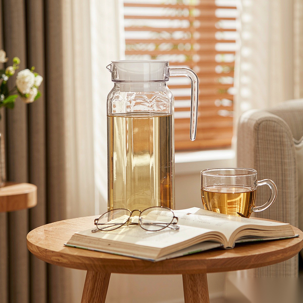 BY-9144A unbreakable PC water pitcher (tea) - in use for afternoon tea