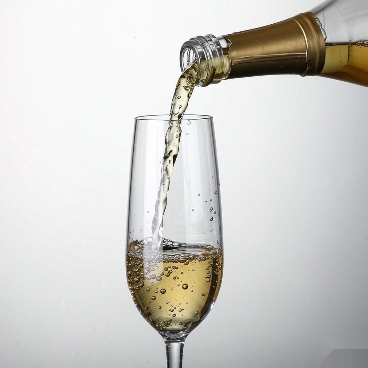 BY-9914B PC champagne flute in pouring action shot