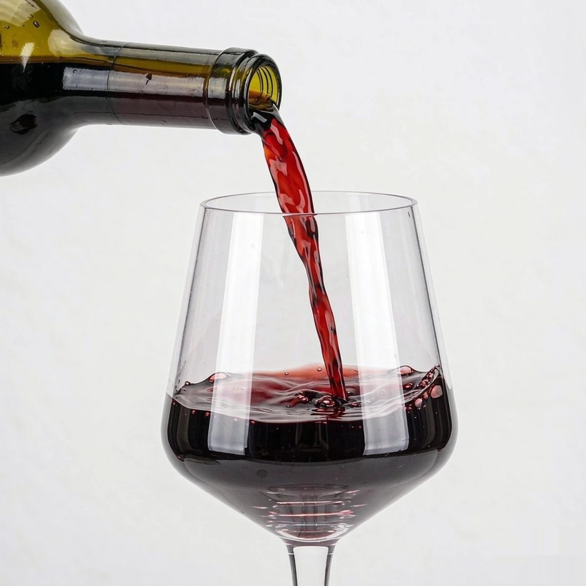 BY-9920E PC wine goblet in pouring action shot