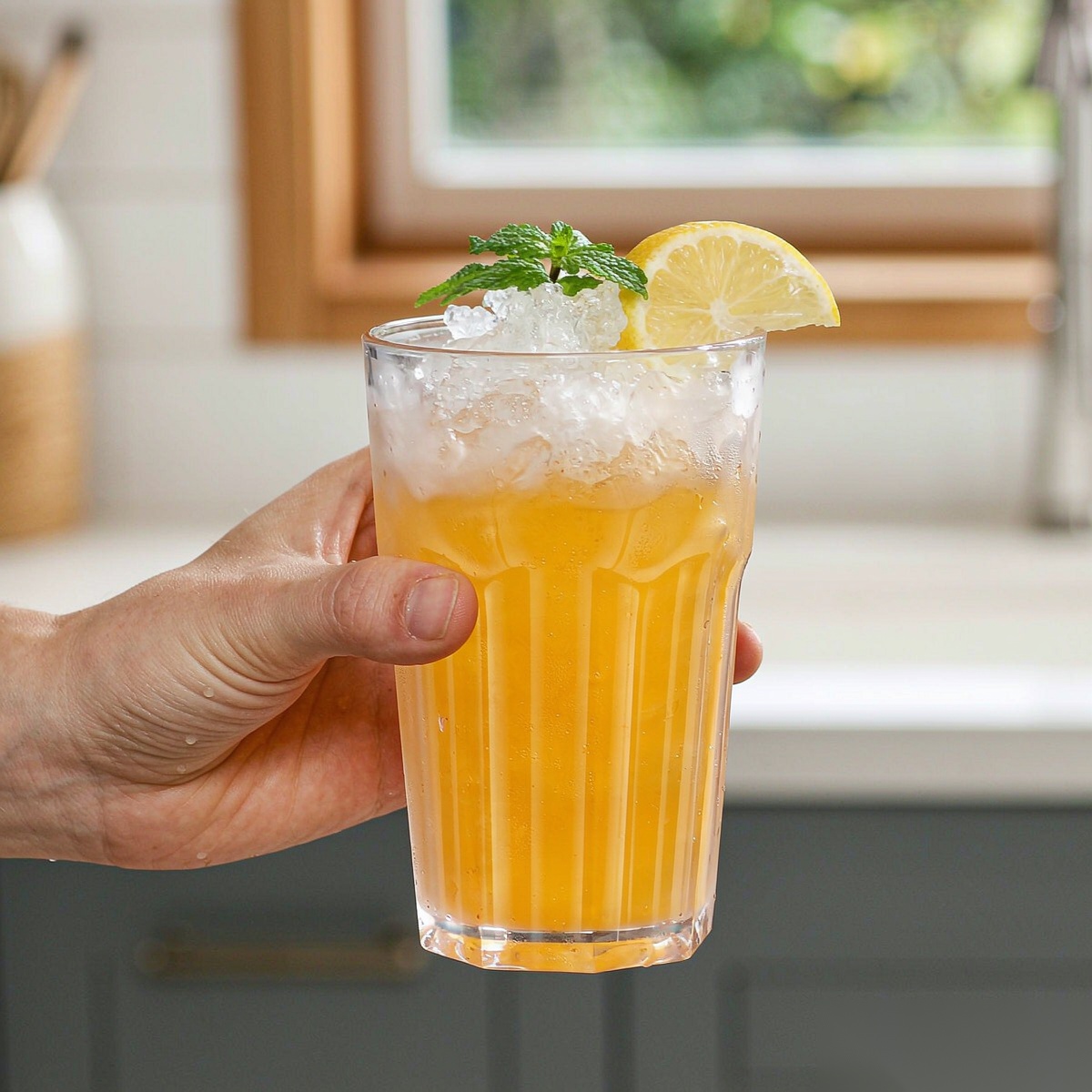 polycarbonate PC octagonal glass handheld iced drink scene